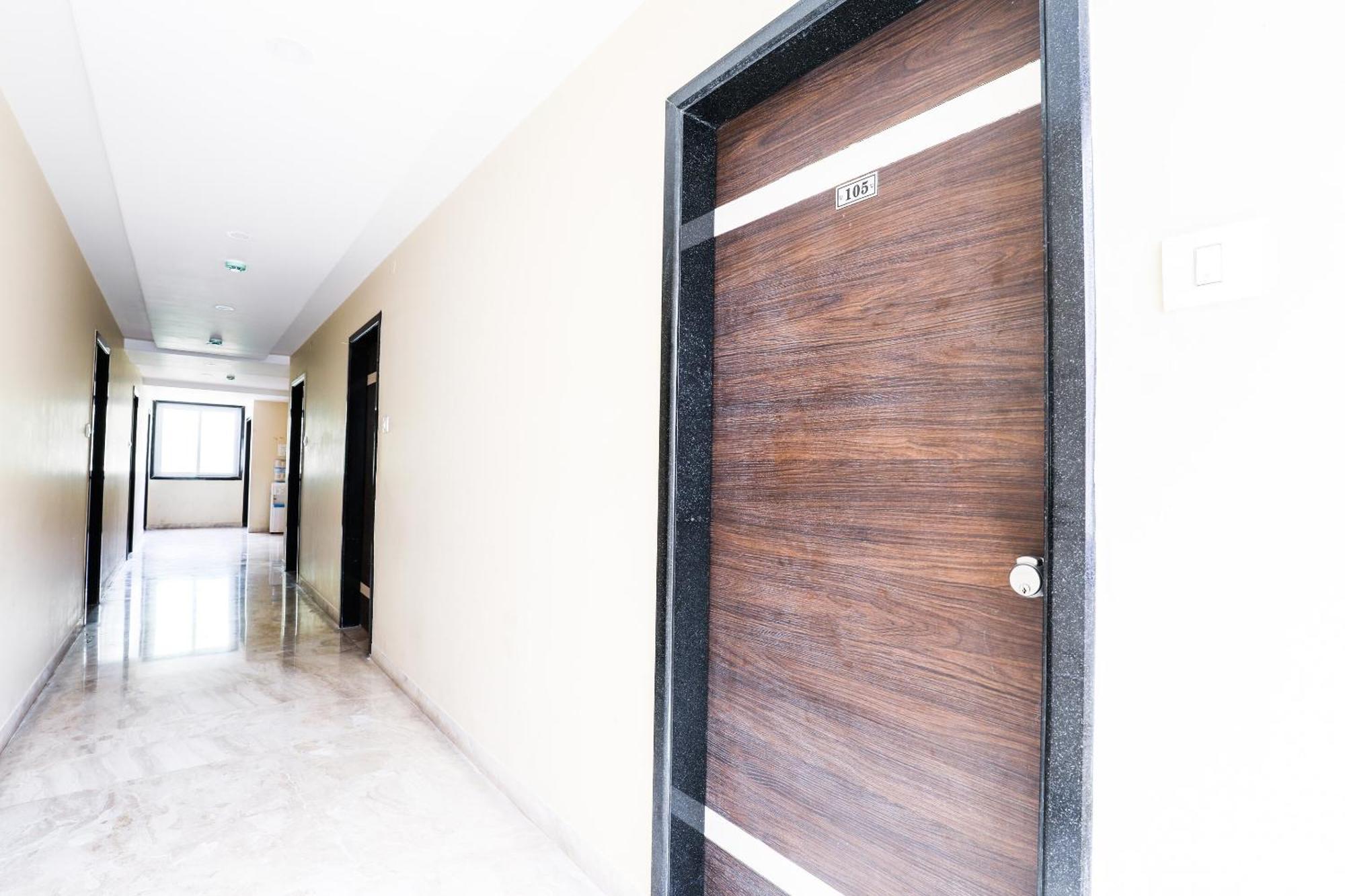 OYO 14244 Loya Legend Hyderabad Exterior foto