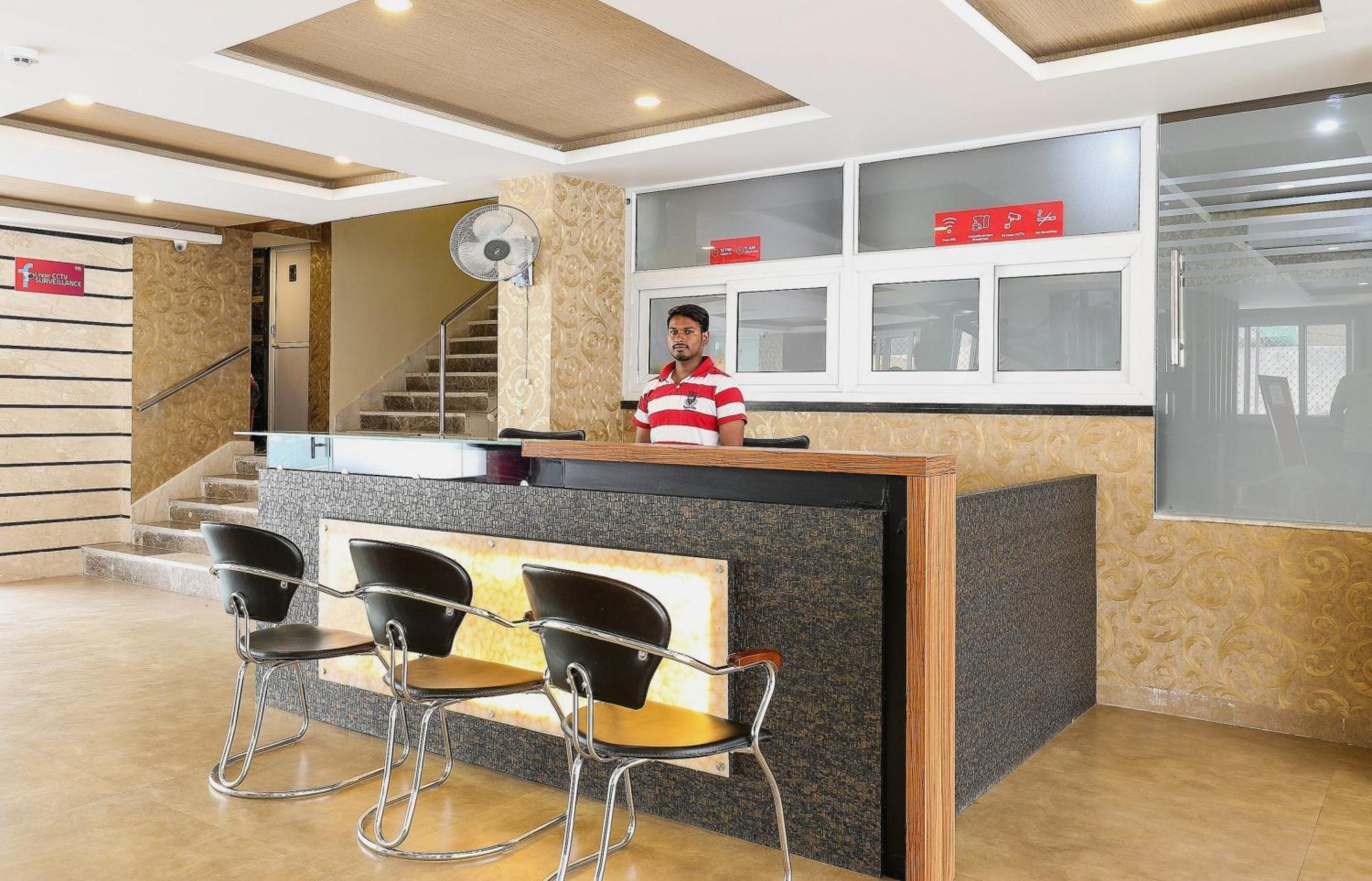 OYO 14244 Loya Legend Hyderabad Exterior foto